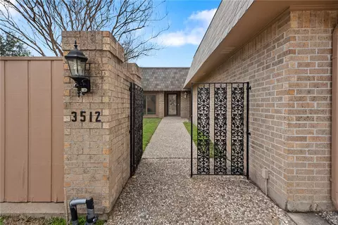 3512 Parkway Ter, Bryan, TX 77802 photo 2