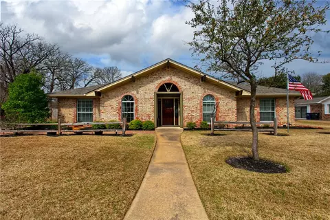 1036 Rose Cir, College Station, TX 77840
