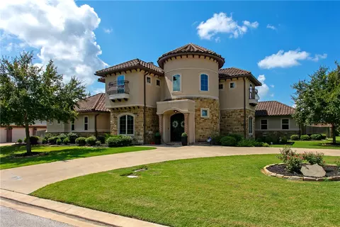 5400 Crosswater Dr, College Station, TX 77845