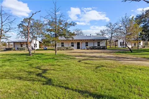 3520 Sykora Rd, Fayetteville, TX 78940