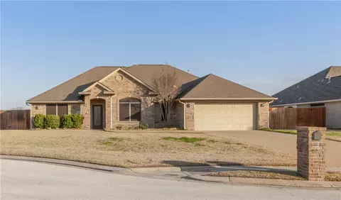 Exterior - 2912 Alba Ct, Bryan, TX 77808 photo 2 of 4