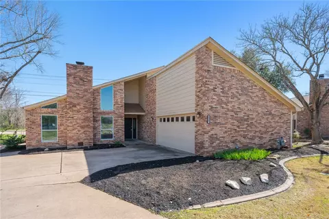 8907 Driftwood Dr, College Station, TX 77845