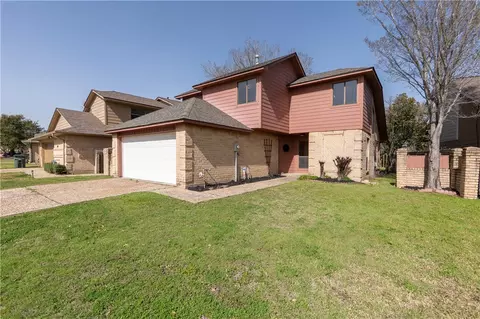 2916 Broadmoor Dr, Bryan, TX 77802