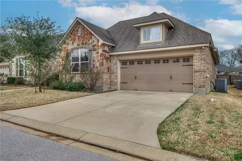 1722 Twin Pond Cir, College Station, TX 77845