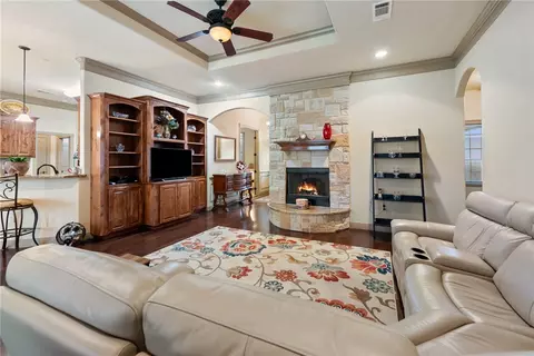 3911 Esquire Ct, Bryan, TX 77808 photo 9