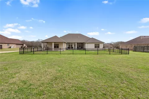 3911 Esquire Ct, Bryan, TX 77808 photo 28