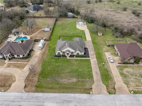 3911 Esquire Ct, Bryan, TX 77808 photo 3
