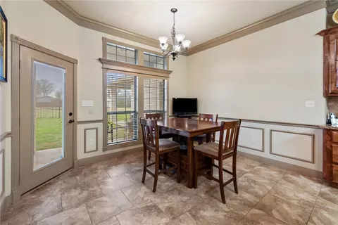 3911 Esquire Ct, Bryan, TX 77808 photo 11