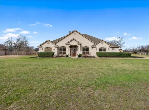 3911 Esquire Ct, Bryan, TX 77808 photo 2