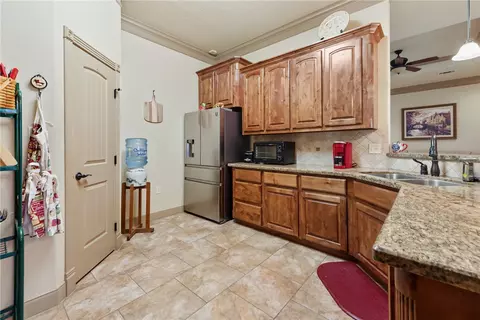 3911 Esquire Ct, Bryan, TX 77808 photo 13