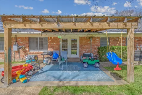 1305 Esther Blvd, Bryan, TX 77802 photo 15