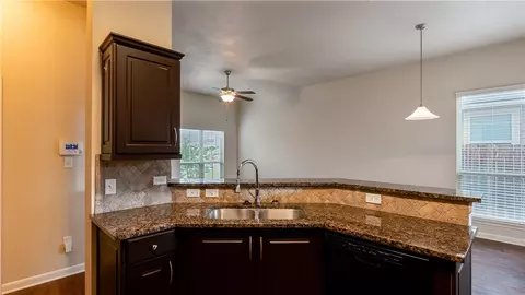 2005 Stubbs Dr, Bryan, TX 77807 photo 13