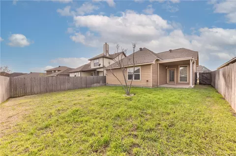2005 Stubbs Dr, Bryan, TX 77807 photo 2