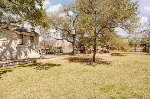 Exterior - 709 E 32nd St, Bryan, TX 77803 photo 6 of 10