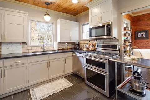 Kitchen - 709 E 32nd St, Bryan, TX 77803 photo 2 of 3