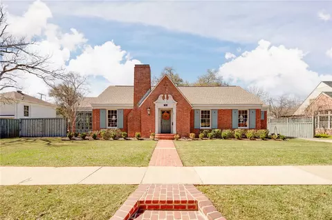 709 E 32nd St, Bryan, TX 77803