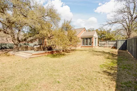 Exterior - 709 E 32nd St, Bryan, TX 77803 photo 7 of 10