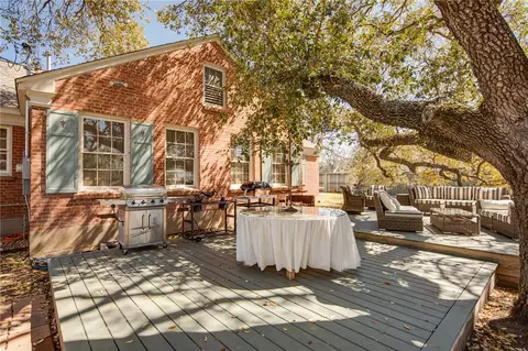 Exterior - 709 E 32nd St, Bryan, TX 77803 photo 5 of 10