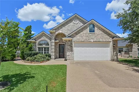 4900 Fairfield Ct, Bryan, TX 77802