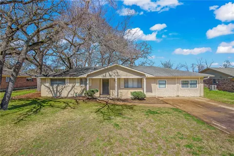 Exterior - 406 Tee Dr, Bryan, TX 77801 photo 1 of 3
