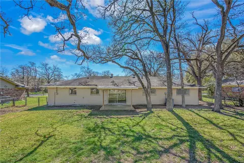 Exterior - 406 Tee Dr, Bryan, TX 77801 photo 3 of 3