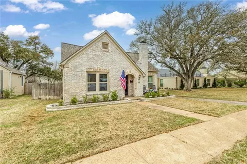 613 E 32nd St, Bryan, TX 77803