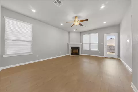 Living - 2007 Stubbs Dr, Bryan, TX 77807 photo 4 of 5