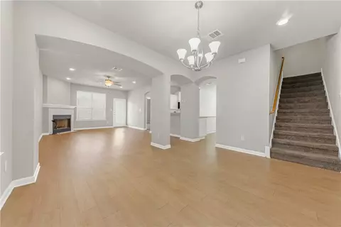 Living - 2007 Stubbs Dr, Bryan, TX 77807 photo 2 of 5
