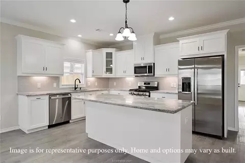1307 Suncrest St, Bryan, TX 77803