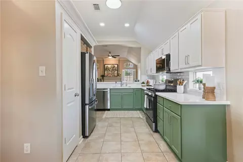 2014 Mountain Wind Loop, Bryan, TX 77807 photo 7
