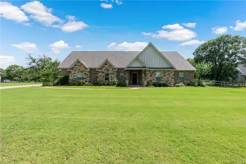 10734 Lonesome Dove Trl, Bryan, TX 77808