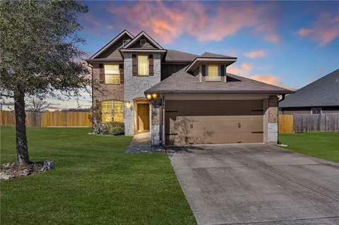 1709 Stone Ridge Dr, Navasota, TX 77868
