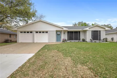 3511 Carter Creek Pkwy, Bryan, TX 77802