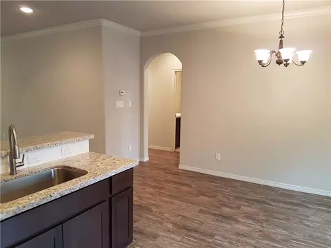 113 Ehlinger Dr, Bryan, TX 77801 photo 4