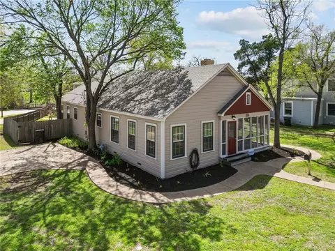 715 Eagle Pass St, Bryan, TX 77802 photo 1