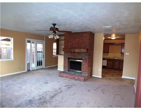 Living - 2702 Silver Maple Dr, Bryan, TX 77803 photo 2 of 2