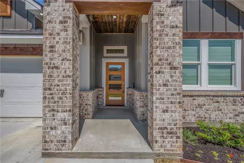 Exterior - 2808 Spector Dr, Bryan, TX 77808 photo 3 of 4
