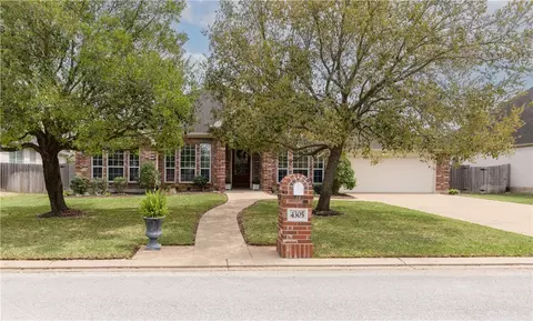 4305 Berwick Pl, College Station, TX 77845