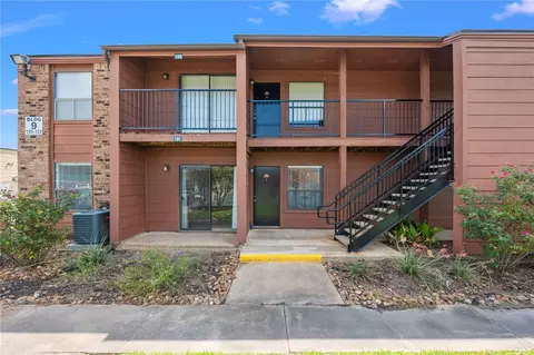 904 University Oaks Boulevard 131, College Station, TX 77840