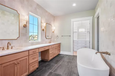 Bath - 4724 Concordia Dr, Bryan, TX 77802 photo 1 of 6