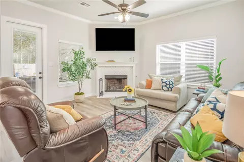 1606 Briscoe Manor Ct, College Station, TX 77845