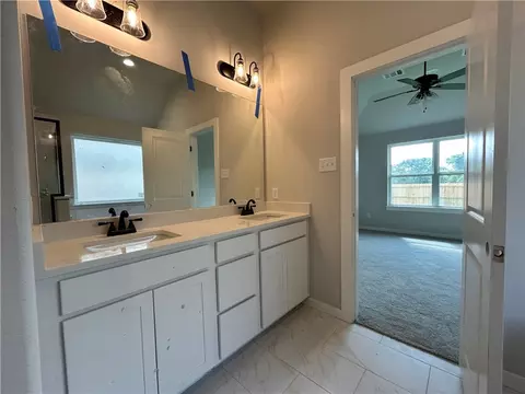 Bath - 3056 Teller Dr, Bryan, TX 77808 photo 1 of 4