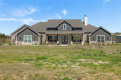 3266 Hunters Crossing Trl, Bryan, TX 77808