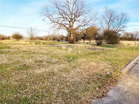 000 Moss St, Bryan, TX 77803 photo 5