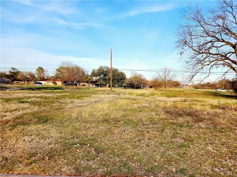 000 Moss St, Bryan, TX 77803 photo 3
