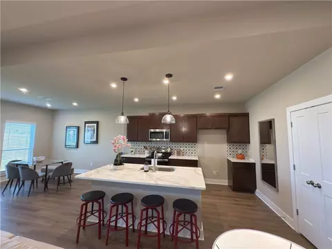 5305 Lyle Pl, Bryan, TX 77807 photo 2