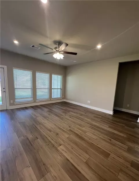 5303 Lyle Pl, Bryan, TX 77807 photo 5