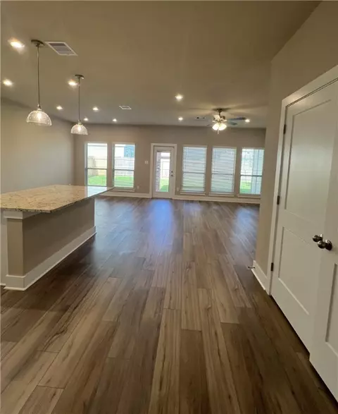 5303 Lyle Pl, Bryan, TX 77807 photo 9
