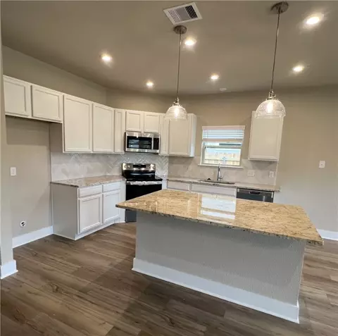 5303 Lyle Pl, Bryan, TX 77807 photo 3