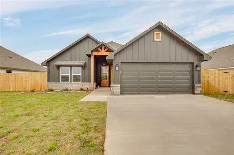 462 Harvest Lake Dr, Snook, TX 77878